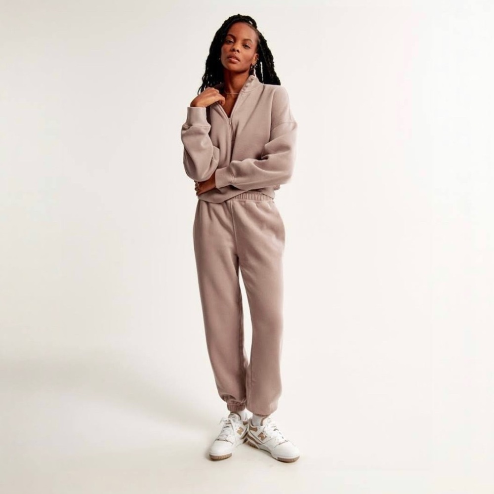 Abercrombie and Fitch Paperbag Sweatpants Pink